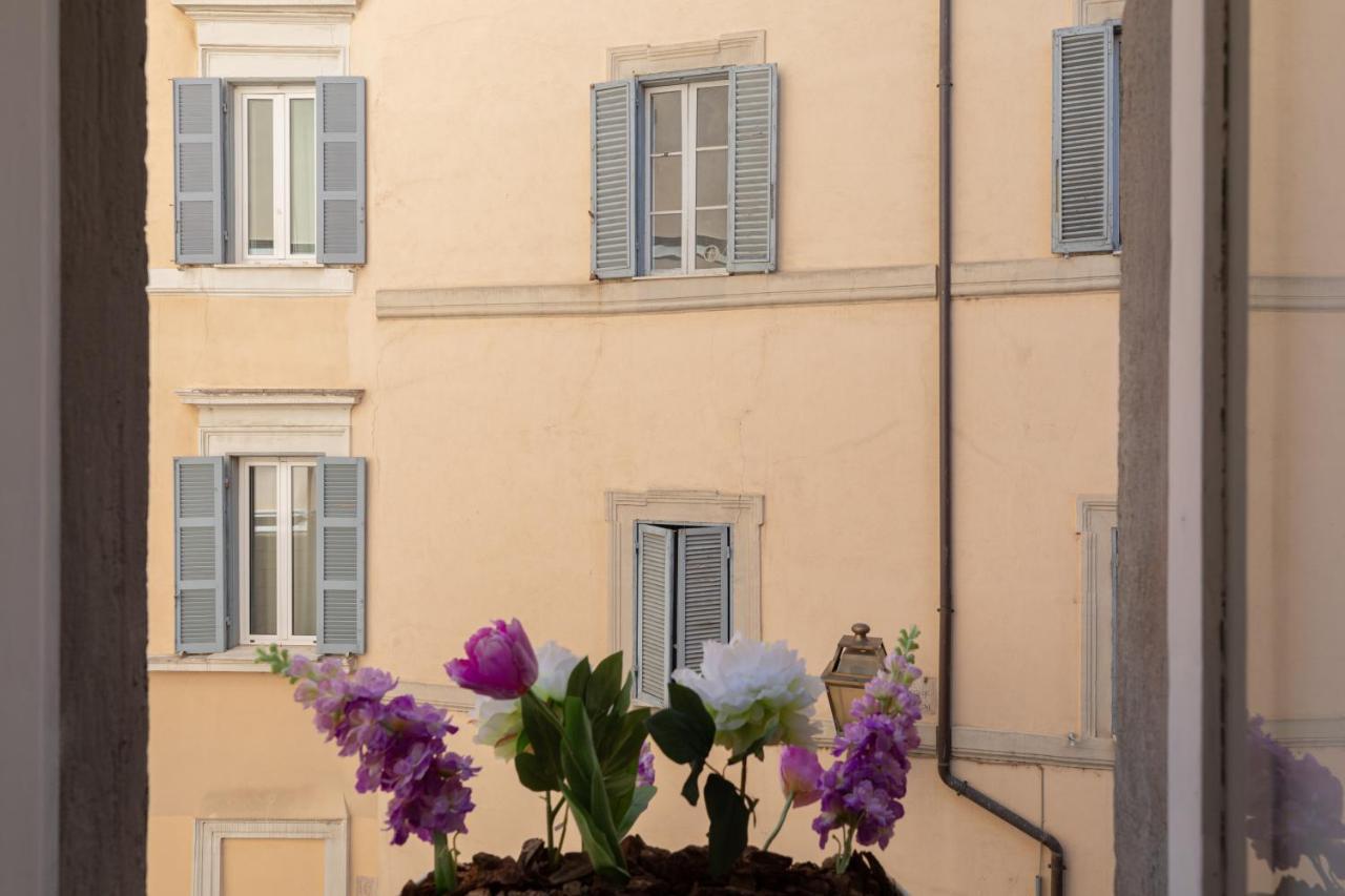 New Navona Rom